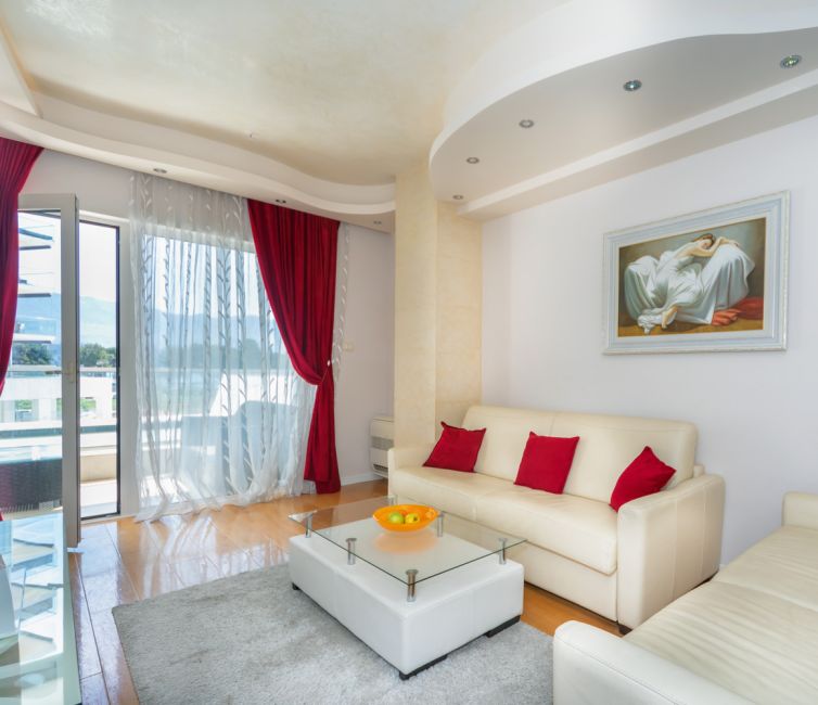 One Bedroom Apartment with Balcony (180)